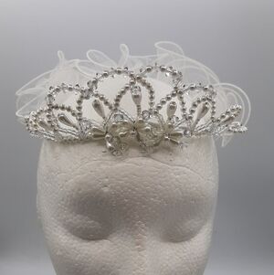 Vintage Wedding Tiara Decorative With Curly Tulle and Comb Simple Elegance